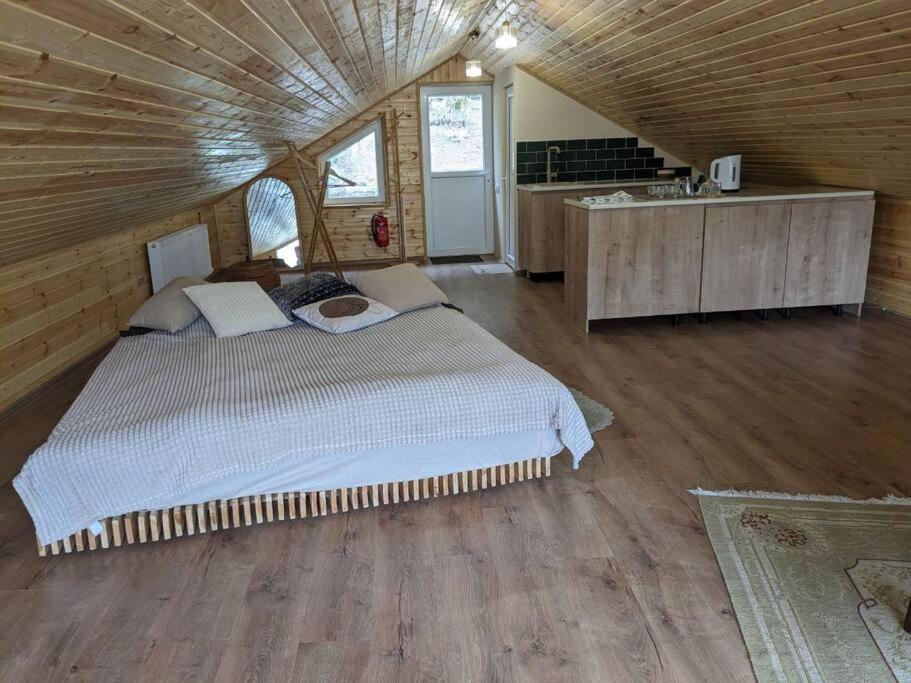 Apartamento Unforgettable Attic With Balcony In Borjomi Exterior foto